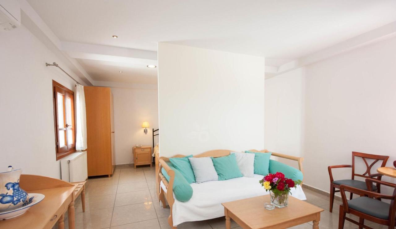 Quadruple Room with Sea View,1278970210:JPEG