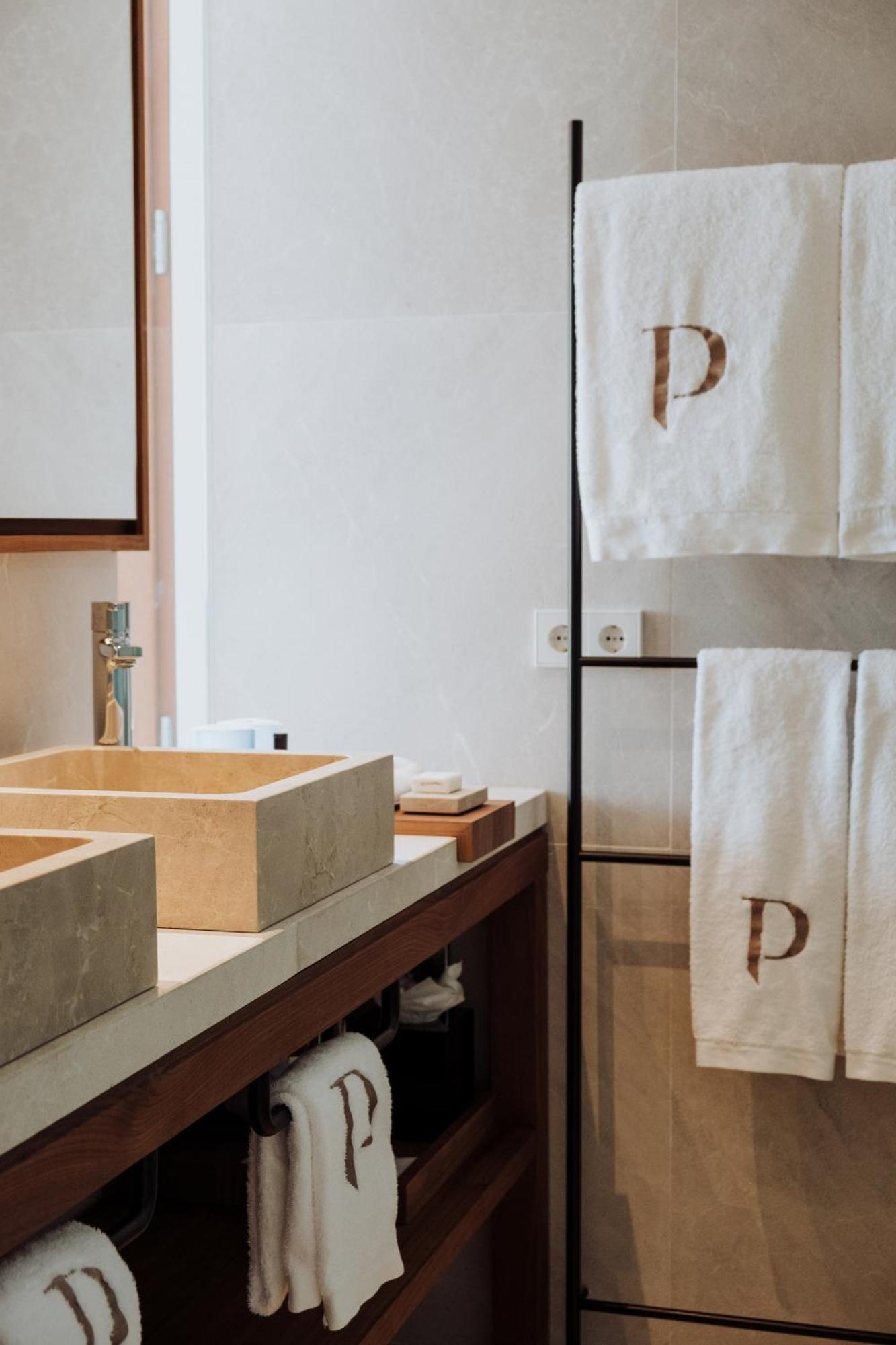 Suite Signature avec Accès au Spa - Vue sur la Mer