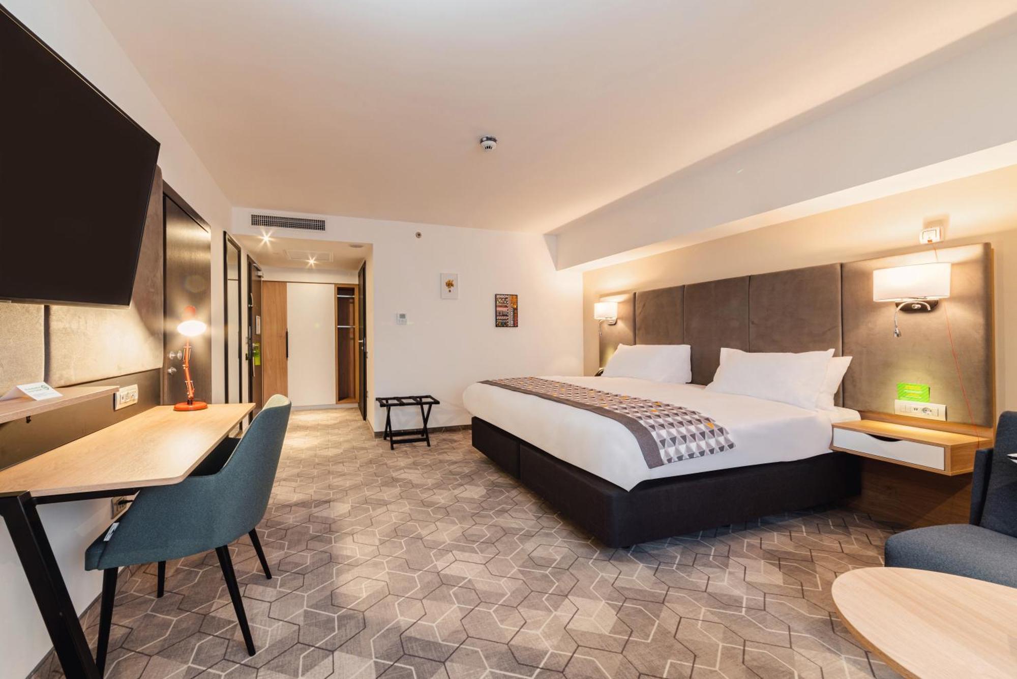 Standard King Room - Disability Access