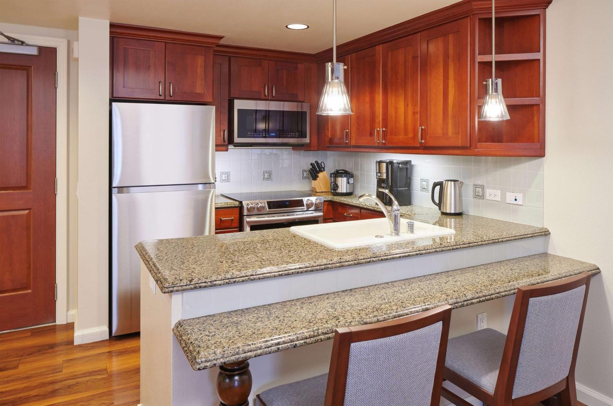 One Bedroom Double Suite with Partial Ocean View - Non-Smoking,1281686020:JPEG