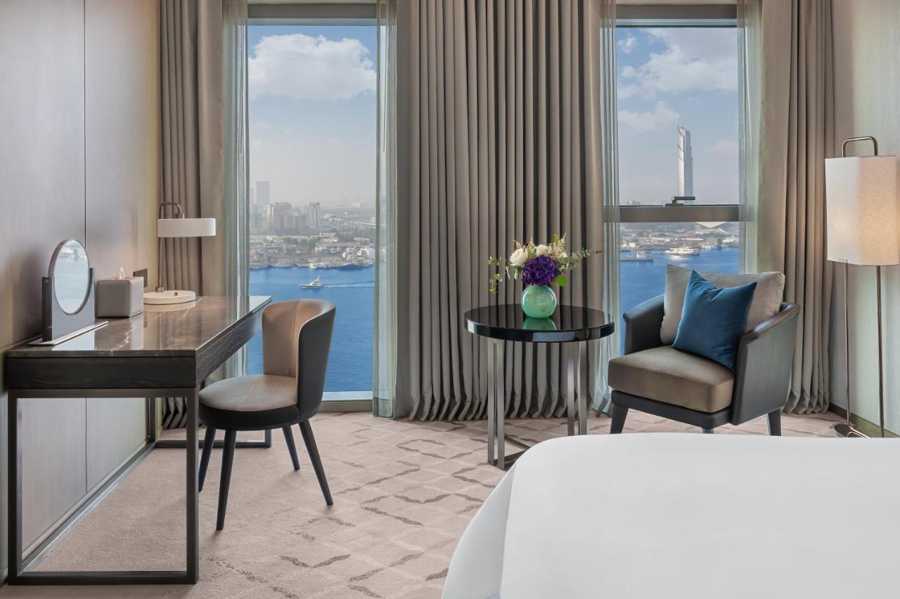 Club Creek View Room King - Includes Breakfast, Afternoon Tea and Evening Canapes (Served at our Restaurant)