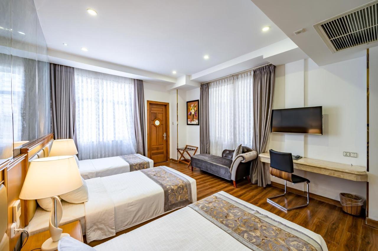 Triple Room