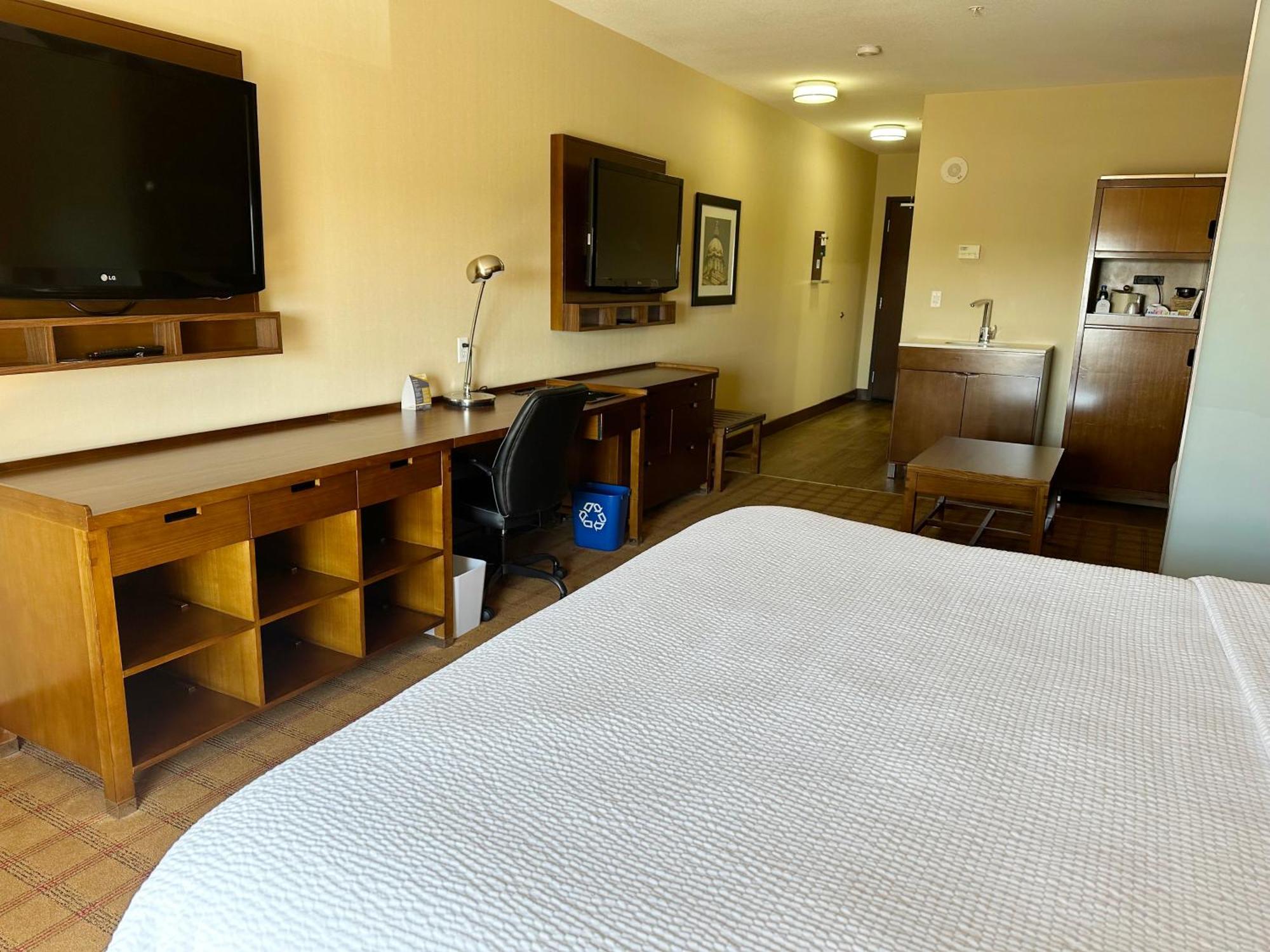 Guest room, 1 King, Sofa bed,1540721830:JPEG