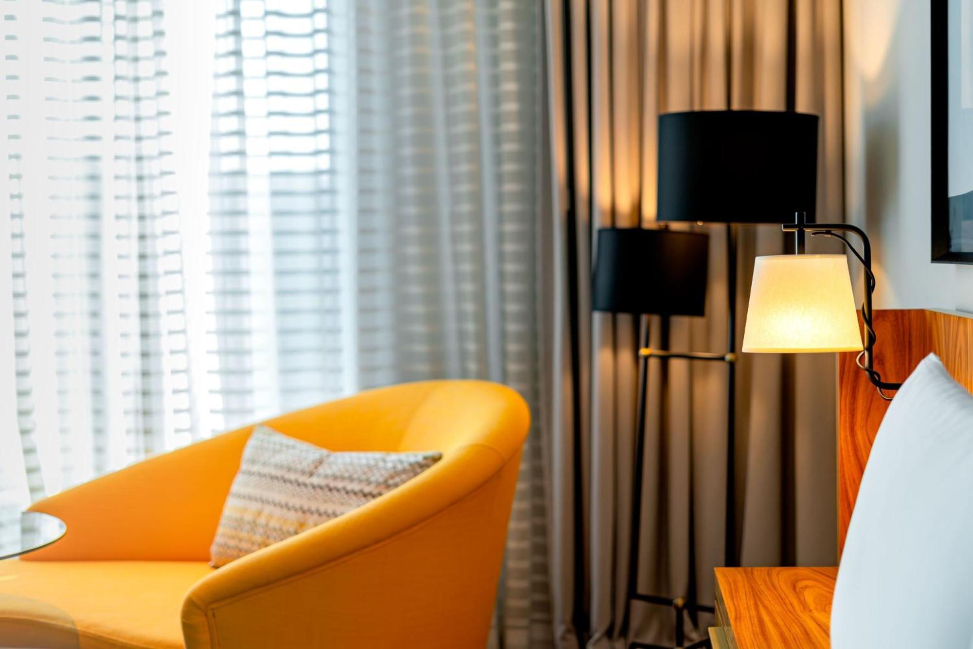 Deluxe King Room - High Floor,1543908502:JPEG