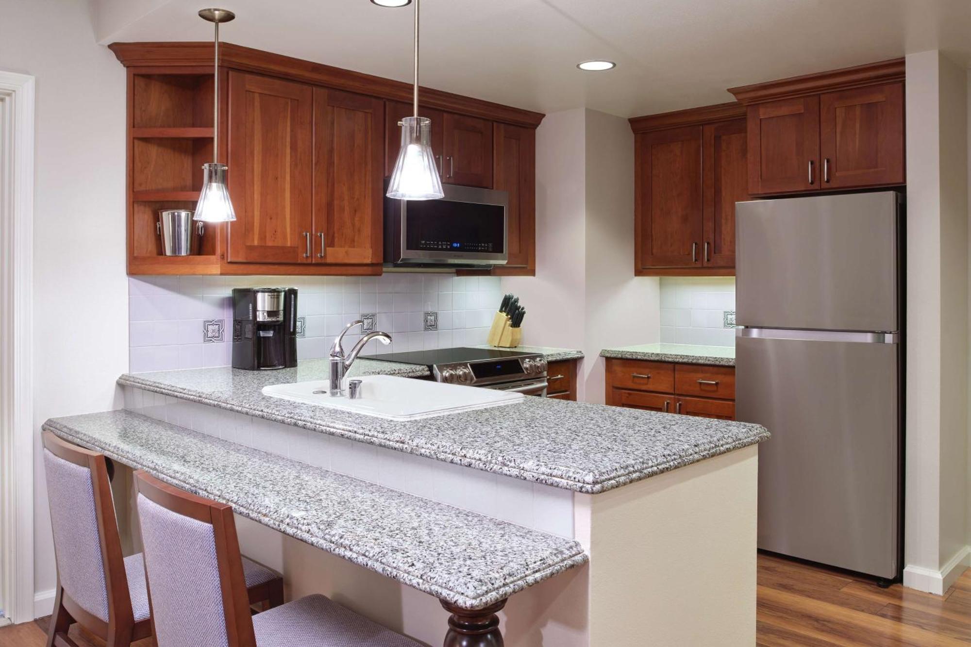 Two-Bedroom Suite with Ocean View,1551652459:JPEG