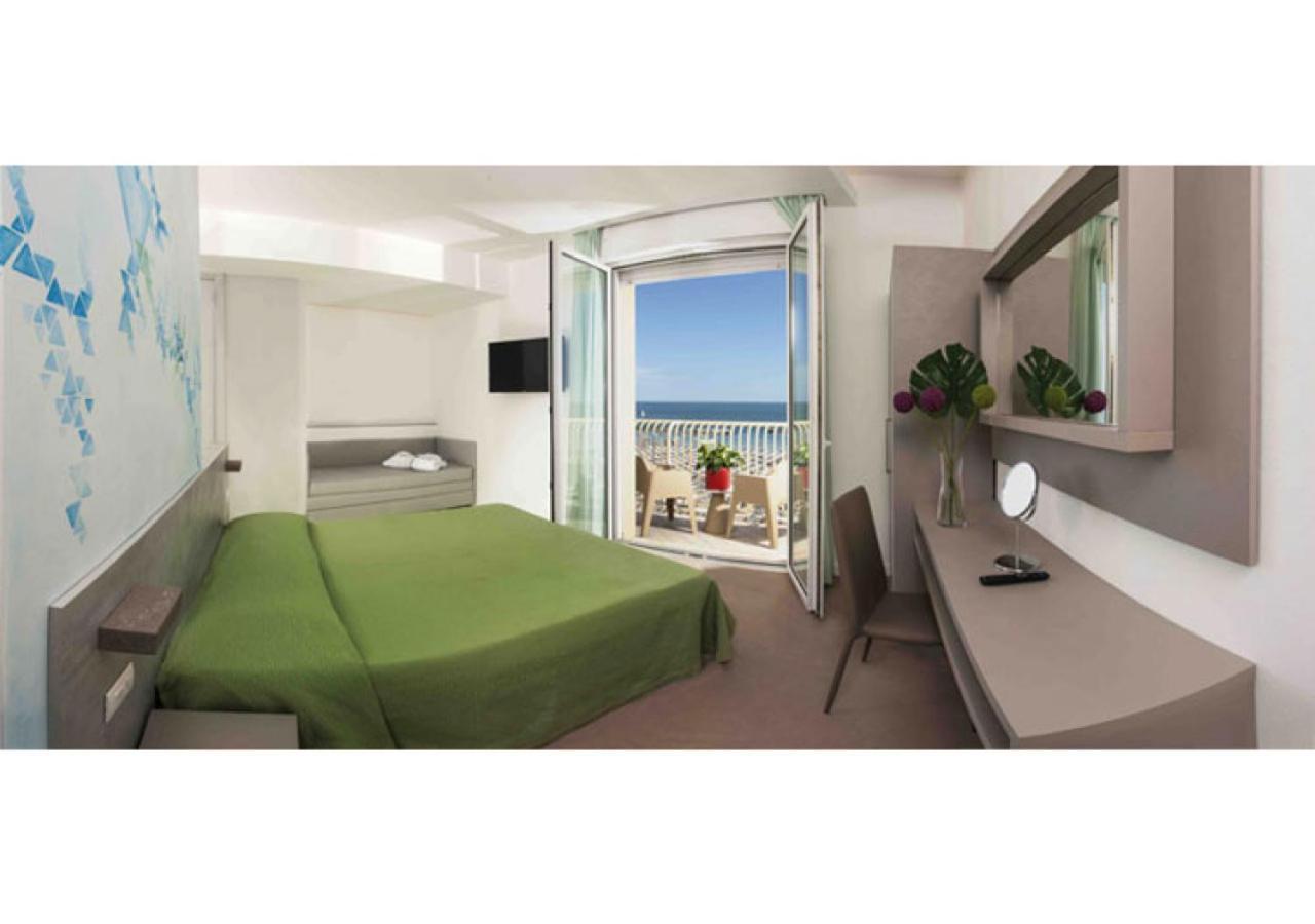 Chambre Triple Supérieure - Vue sur Mer