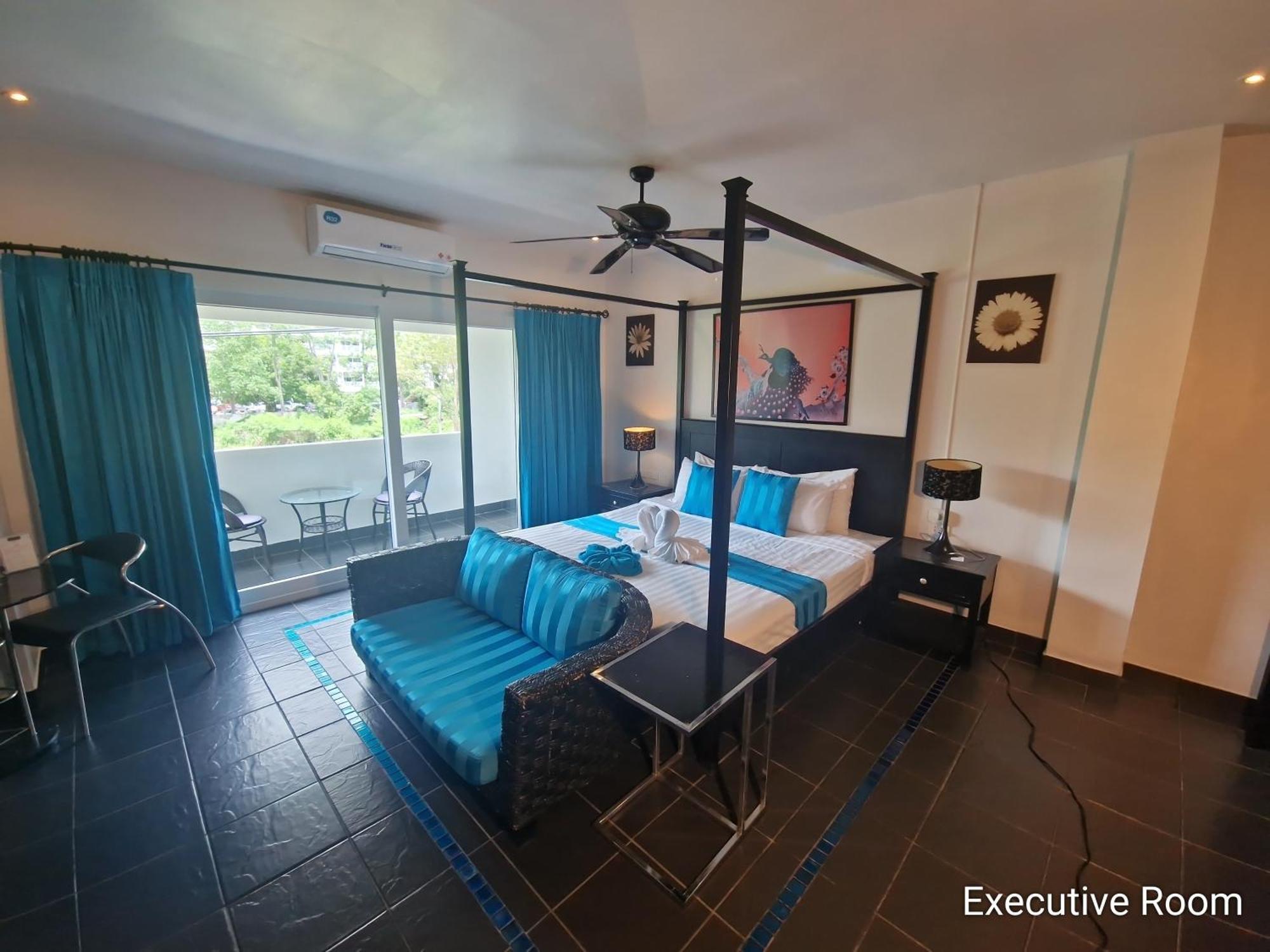 Executive Suite,1611118087:JPEG