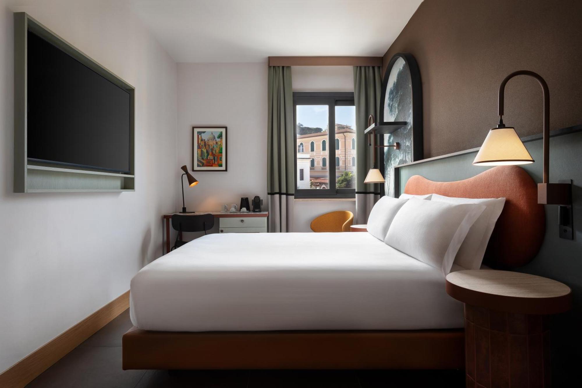 Queen Room,1629389402:JPEG