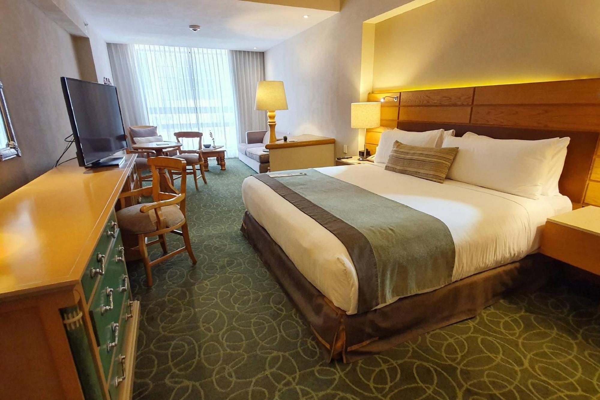 Executive M Club lounge access, Guest room, 1 King Bed, High floor,1596015499:JPEG