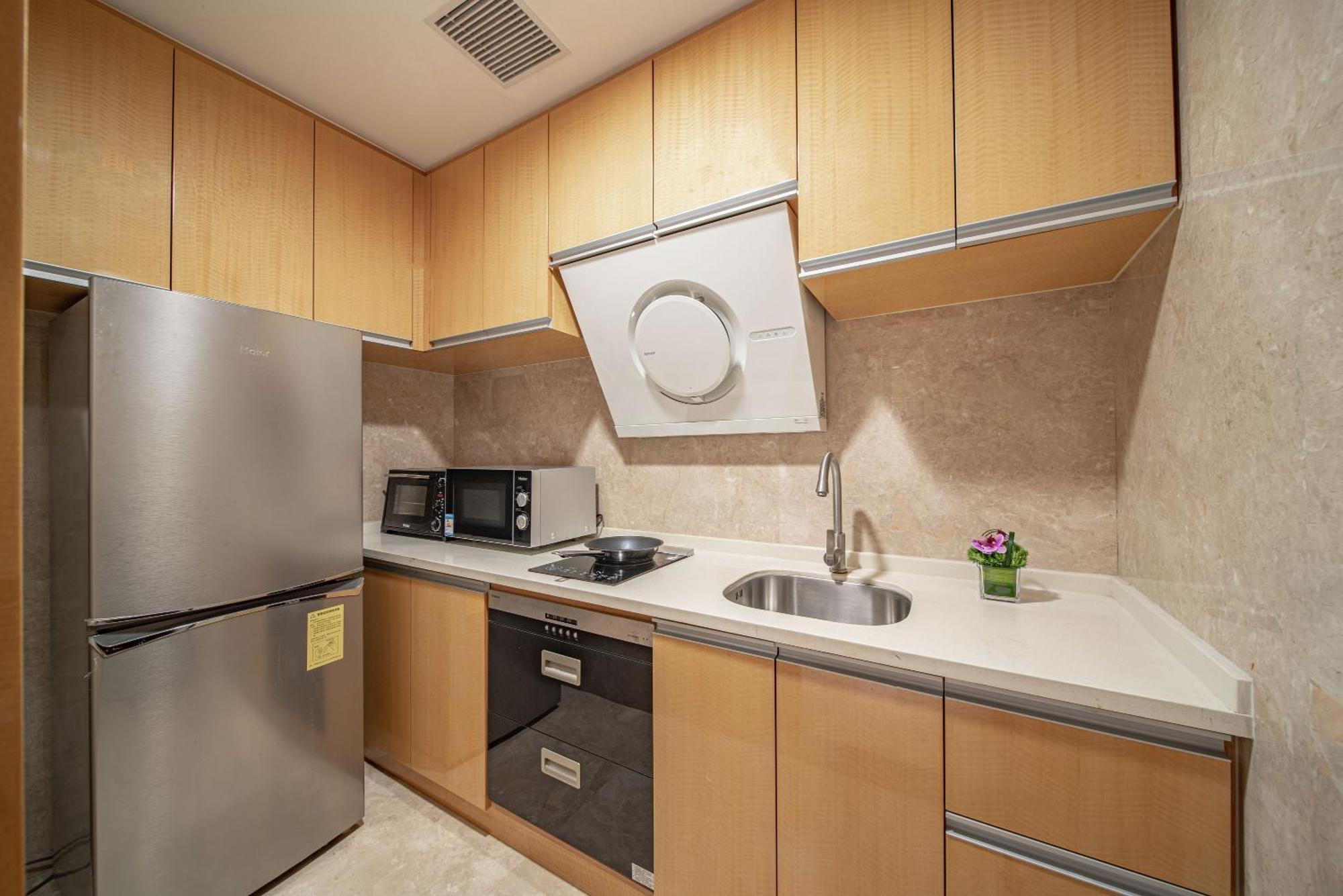 Swissotel Vitality One-Bedroom King Suite with Kitchen