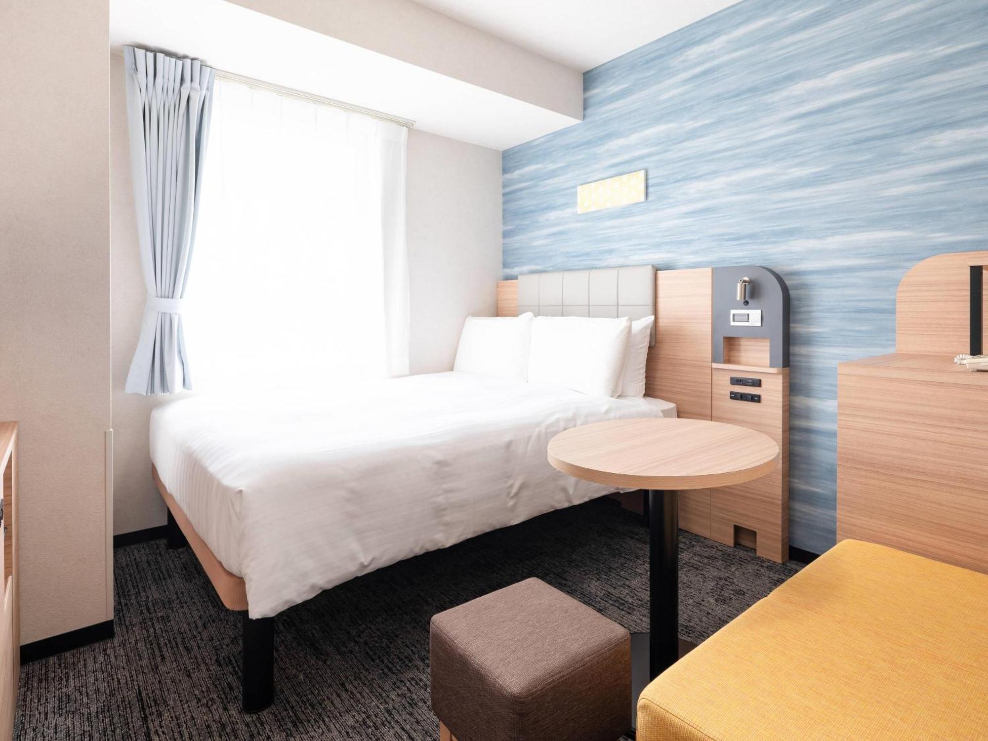 Double Room with Table and Chairs - Non-Smoking,1674727520:JPEG