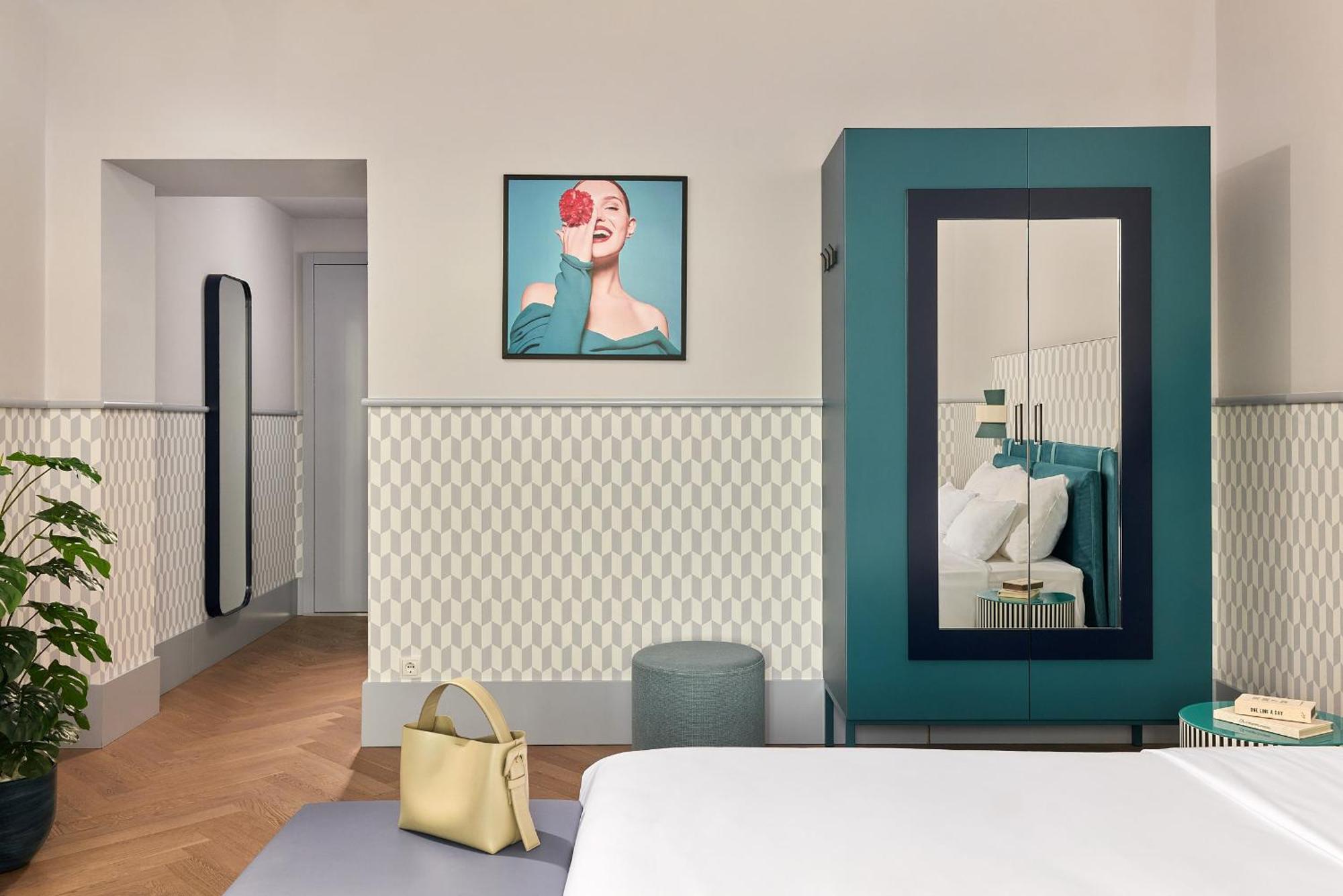 Deluxe Double Room,1742584421:JPEG