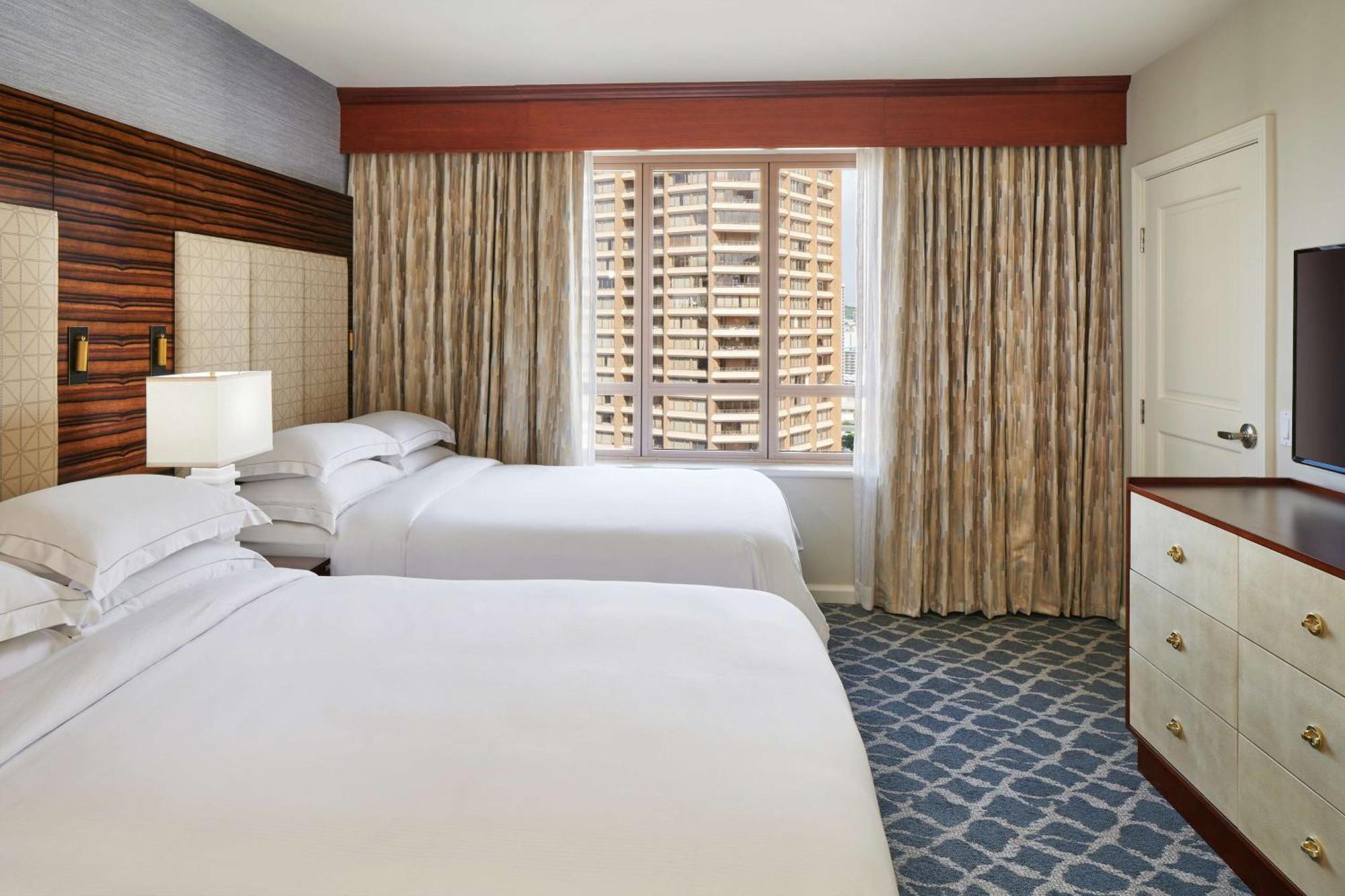 One Bedroom Double Suite with Partial Ocean View - Non-Smoking