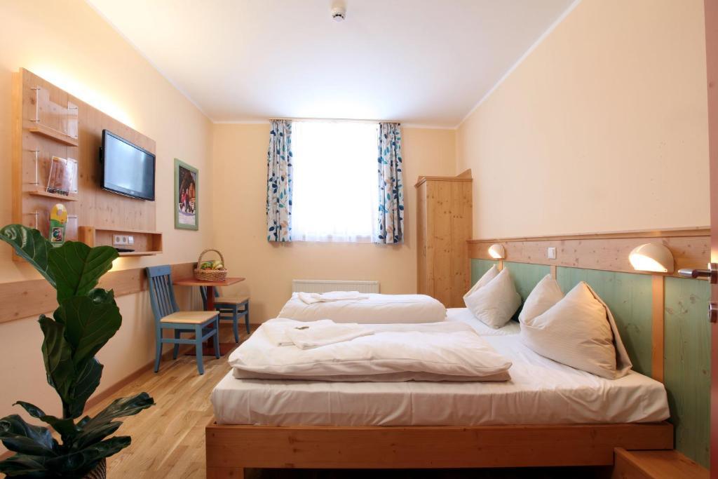 Double Room (Single Use),323945128:JPEG