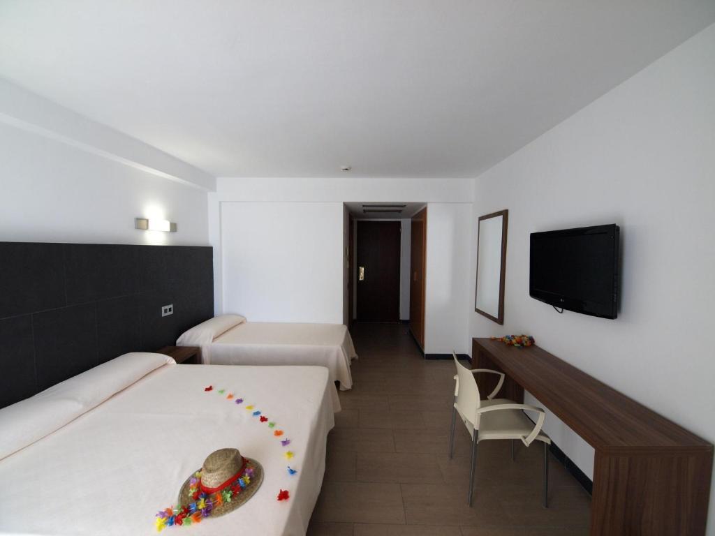 Double or Twin Room with Spa Access,66016840:JPEG