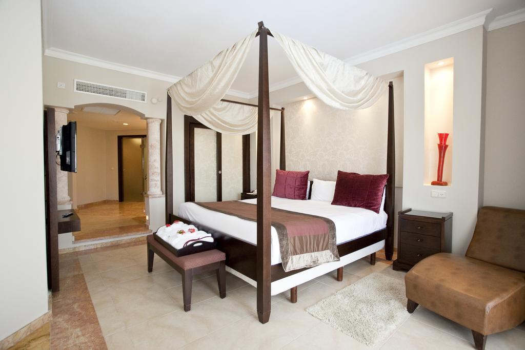 Suite 1 Chambre Club Élégance avec Jacuzzi et Wi-Fi Gratuit - Réservée aux Adultes