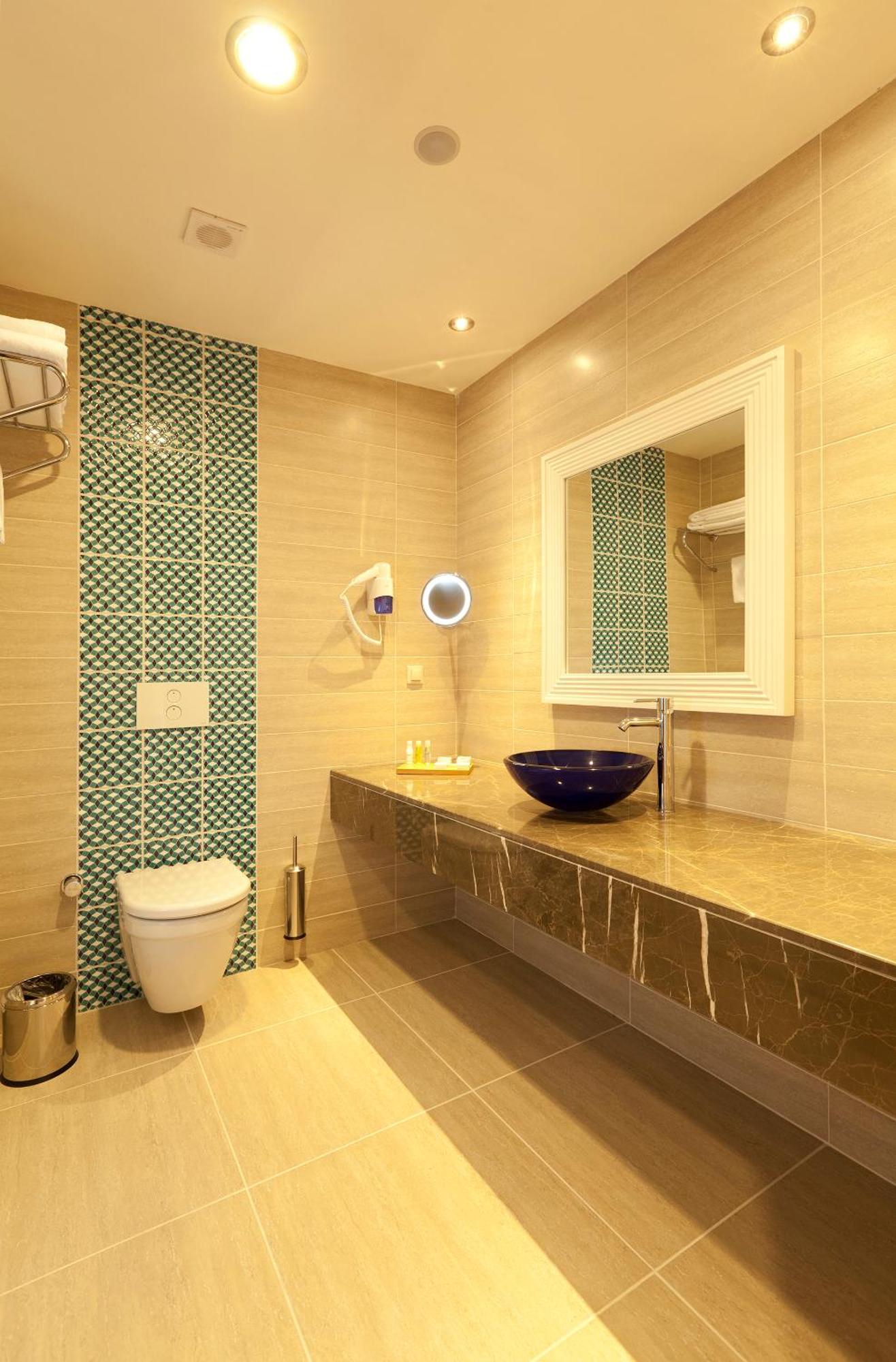 Standard Double or Twin Room Land View