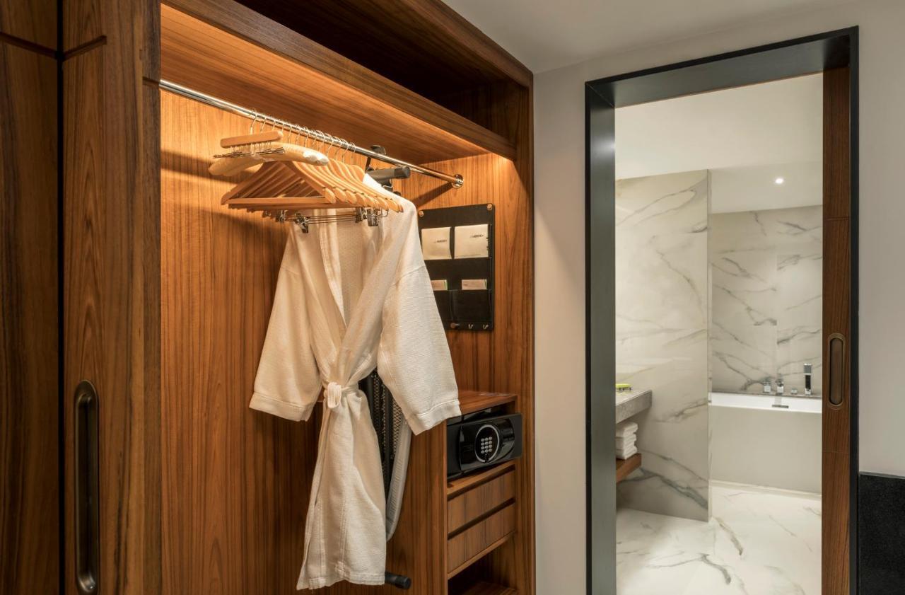 Suite Deluxe avec Accès au Salon Exécutif - Vue sur Jardin