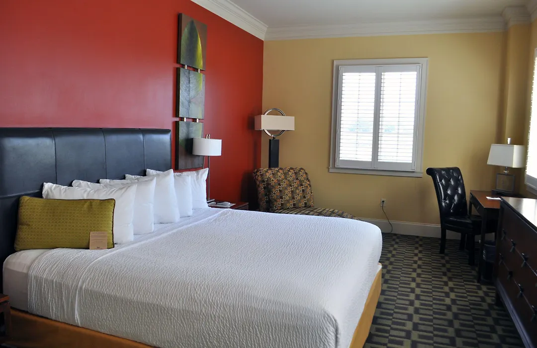 Carriage House Hotel-1