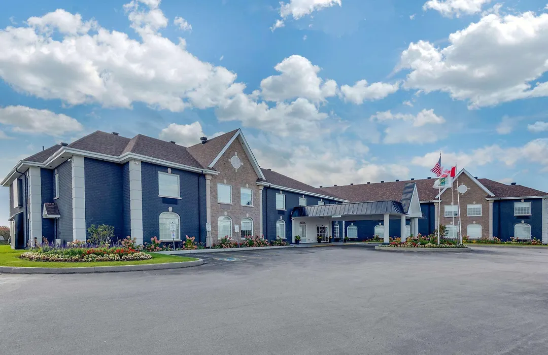 Quality Inn & Suites Oakville-Mississauga-1