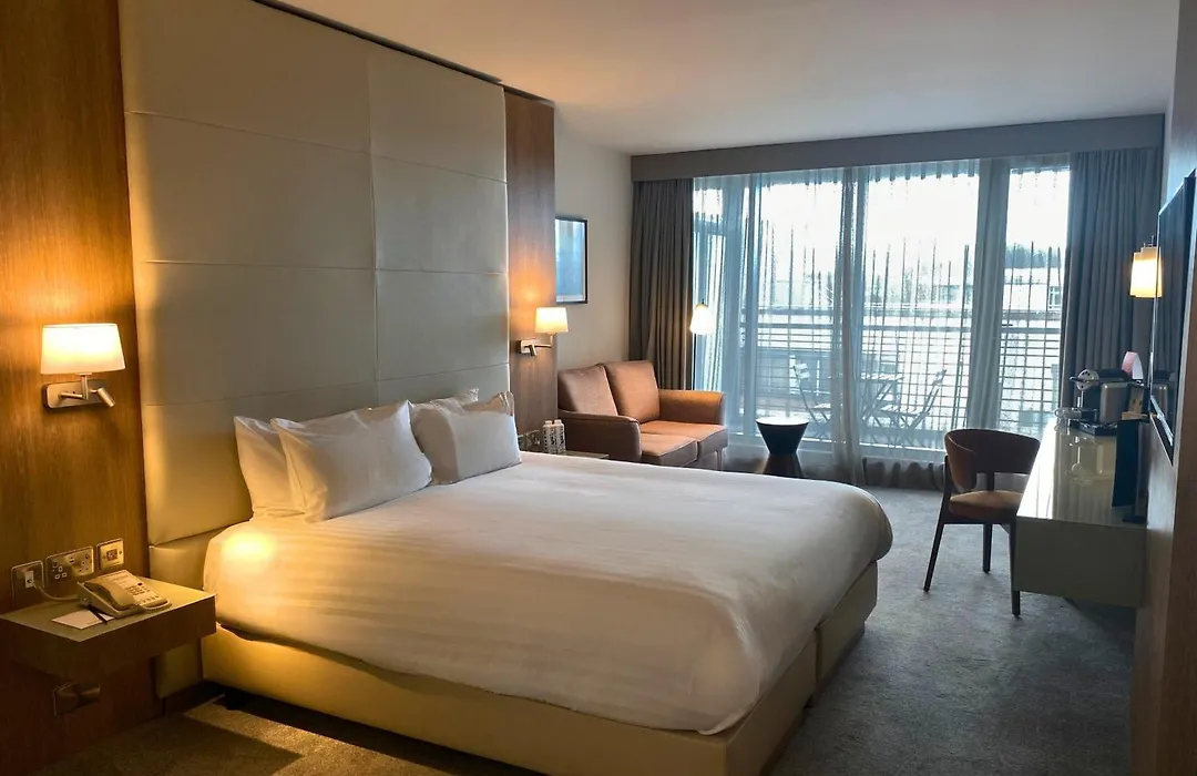 Absolute Hotel Limerick-1