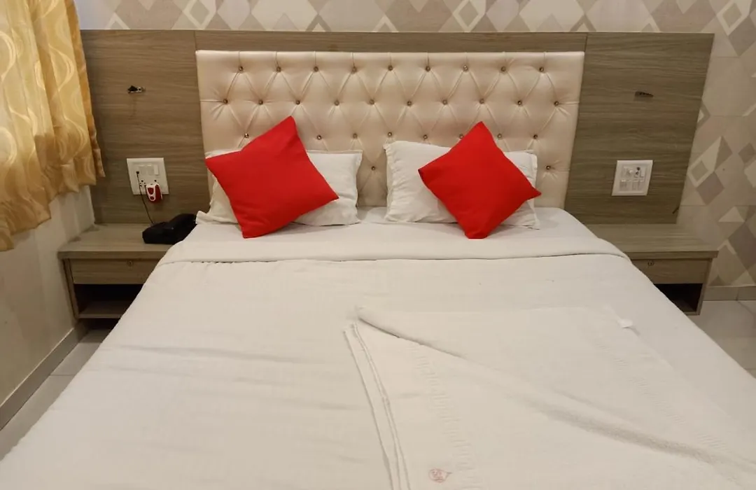 Hotel Time Gold Near Domestics Airport-1