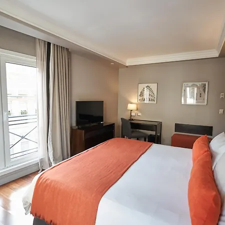 Carles Hotel-2
