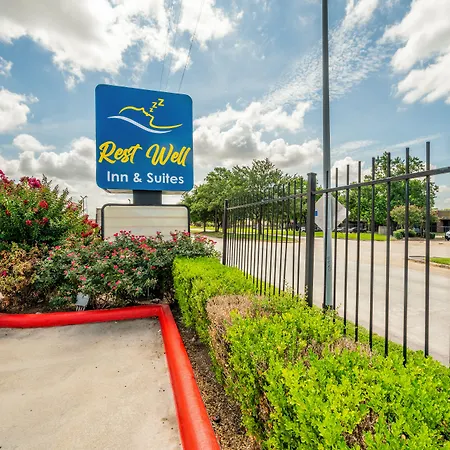 Restwell Inn & Suites I-45 North-3