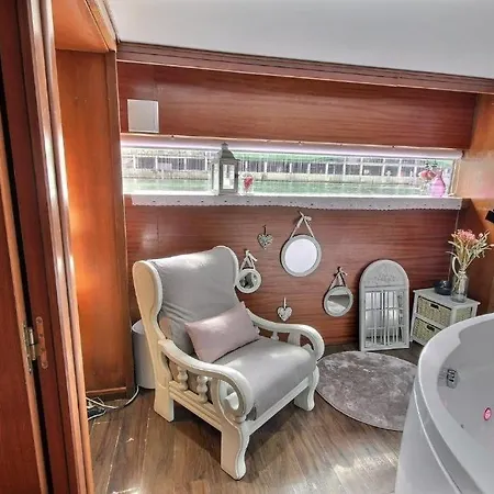 VIP Paris Yacht Hôtel-3