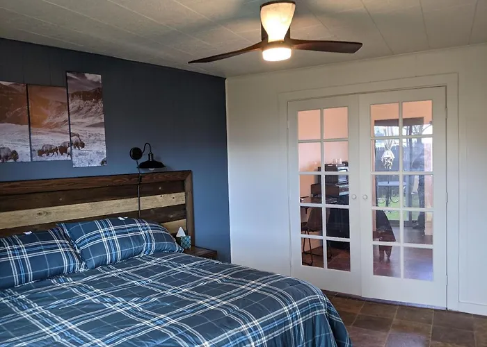 Slackwater Inn