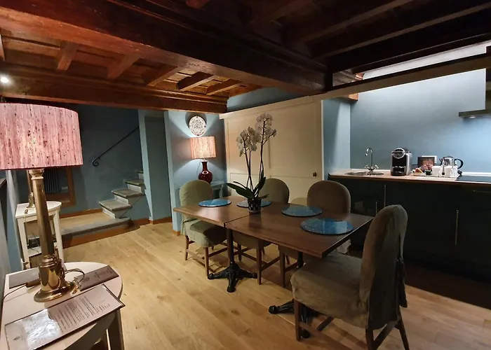 Al Palazzo Del Marchese Di Camugliano Residenza D'Epoca