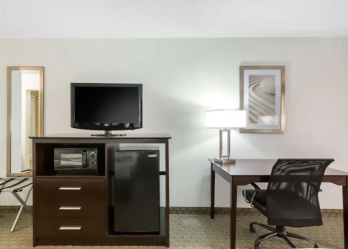 Quality Inn Clute Freeport