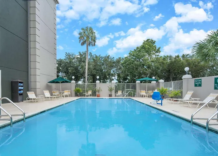 La Quinta By Wyndham Naples East