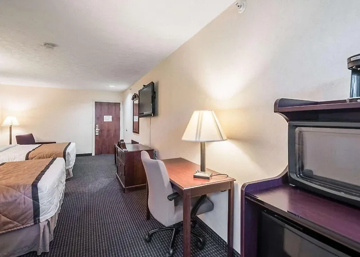 Rodeway Inn & Suites Charles Town