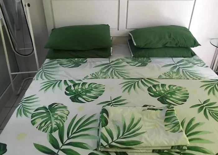 Condo With Free Swimming Pool & Viewing Deck