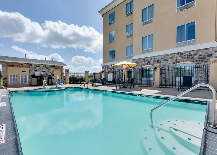 Holiday Inn Express & Suites San Antonio - Brooks City Base By Ihg