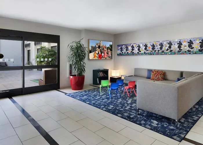 Holiday Inn Hotel & Suites Anaheim By Ihg
