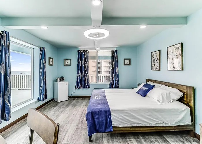 Seaside Boutique Hotel, Waves At Your Doorstep