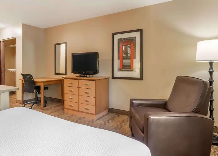 Suburban Studios Cary - Rdu Airport