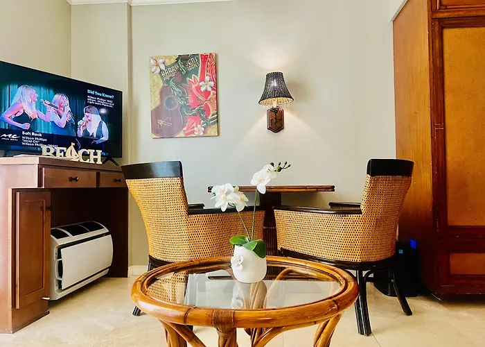 Aloha Gem Studio: Waikiki Retreat with High-Speed Wi-Fi
