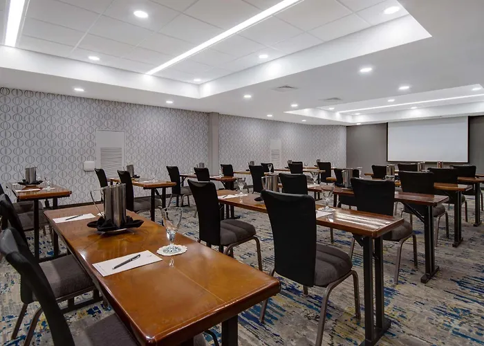 Embassy Suites By Hilton Detroit Metro Airport