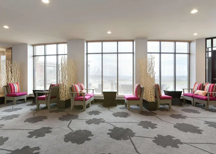 Hilton Garden Inn Pittsburgh Airport South-Robinson Mall