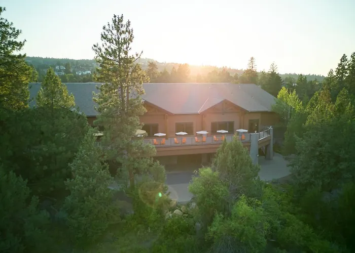 Riverhouse Lodge