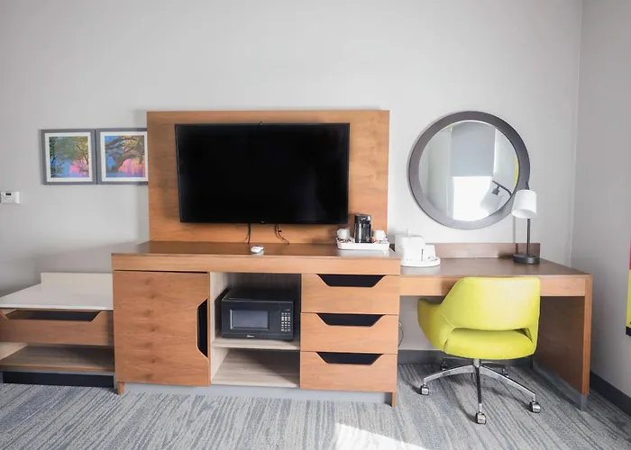Hampton Inn & Suites Bay City