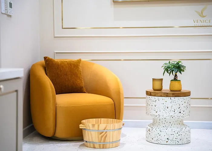 Roma Hotel Phu Quoc - Free Airport Shuttle & Spa Inclusive
