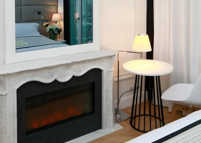 Hôtel R de Paris - Boutique Hotel