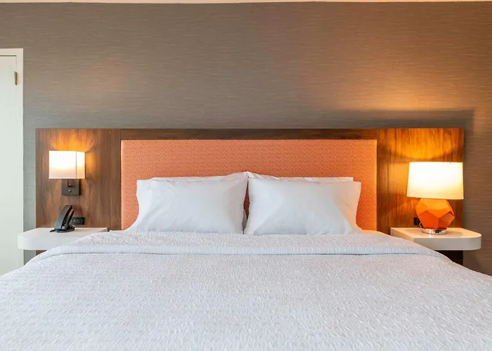 Hampton Inn Manchester Downtown