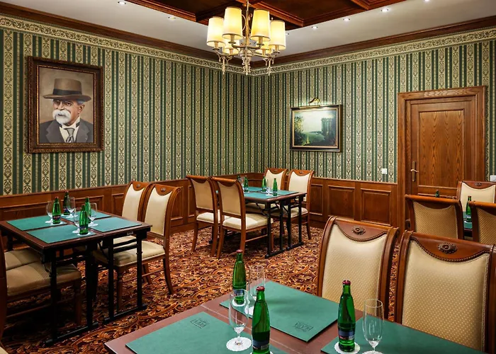 Carlsbad Plaza Medical Spa & Wellness Hotel
