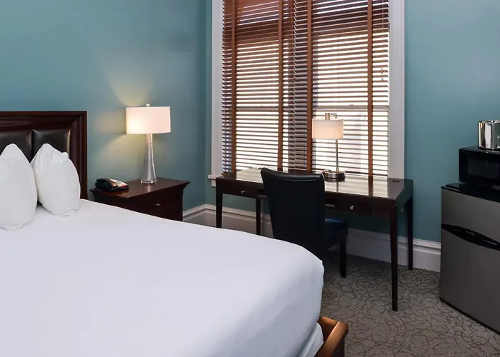 Montvale Hotel (Adults Only)