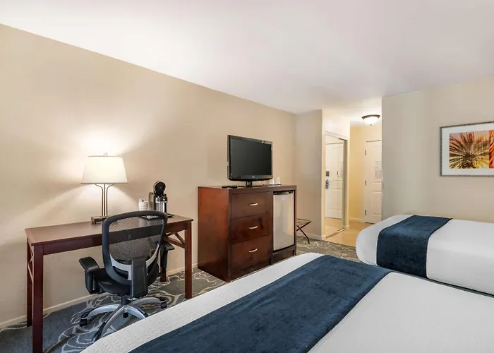 Best Western Plus Carpinteria Inn